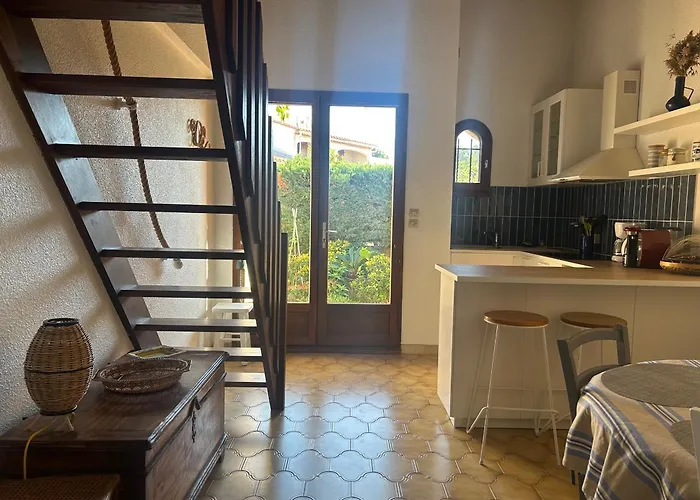 T2 Mezzanine, 5 Pers, à 600m De La Plage. Animaux Admis. - Fr-1-793-36